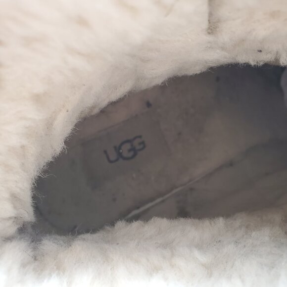 UGG DEVORAH ANKLE BOOTS - Picture 5 of 7